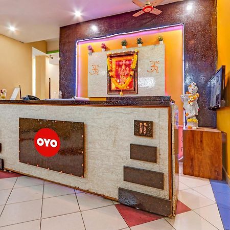 Oyo Flagship Hotel Samruddhi Lodge Nirmal  Экстерьер фото