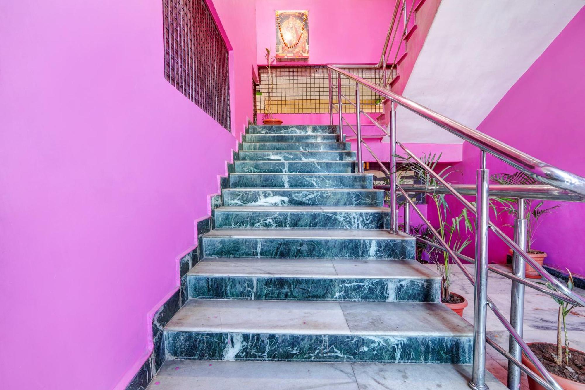 Oyo Flagship Hotel Samruddhi Lodge Nirmal  Экстерьер фото